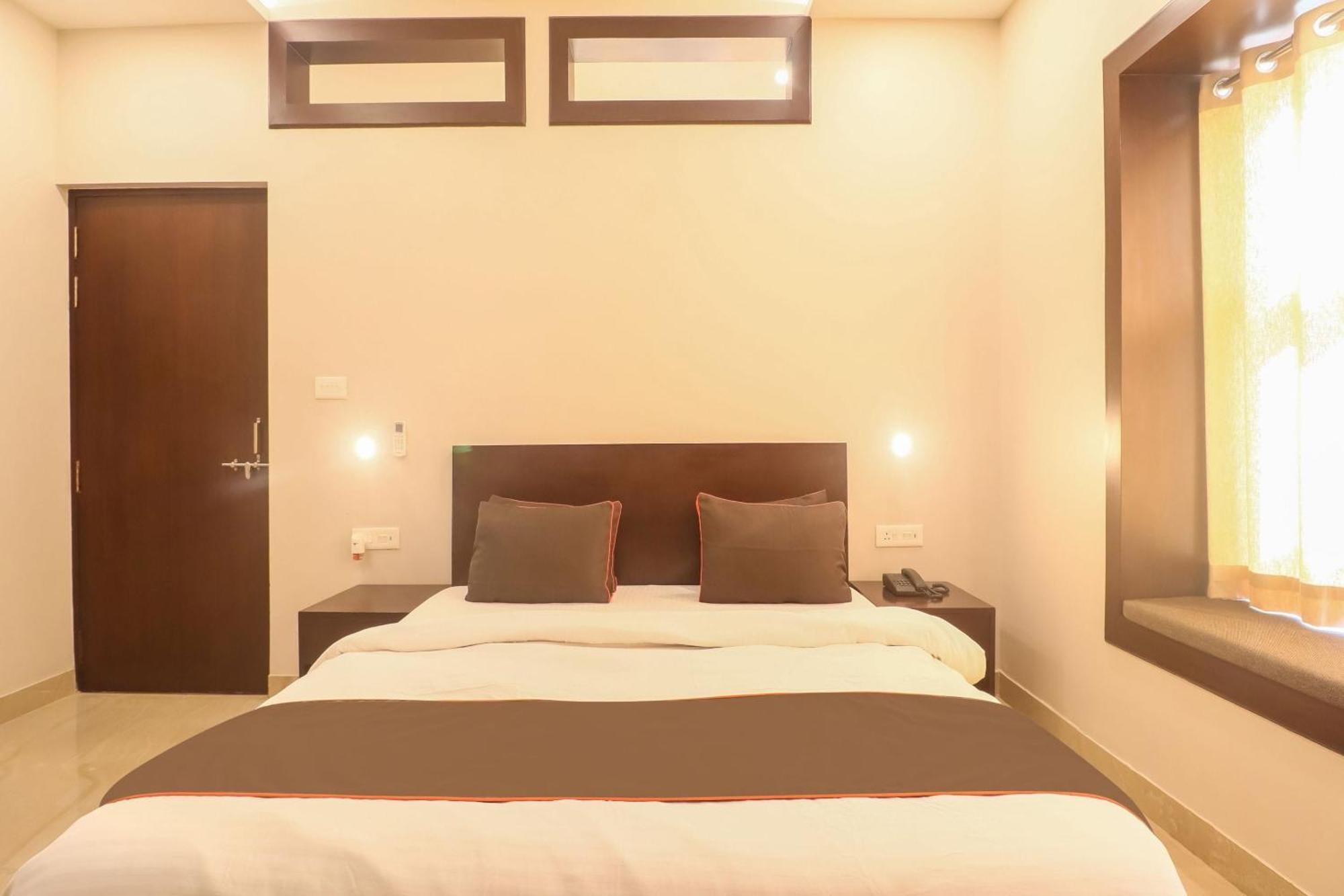 Super Townhouse Amaraa Farms Near Lulu Hypermarket