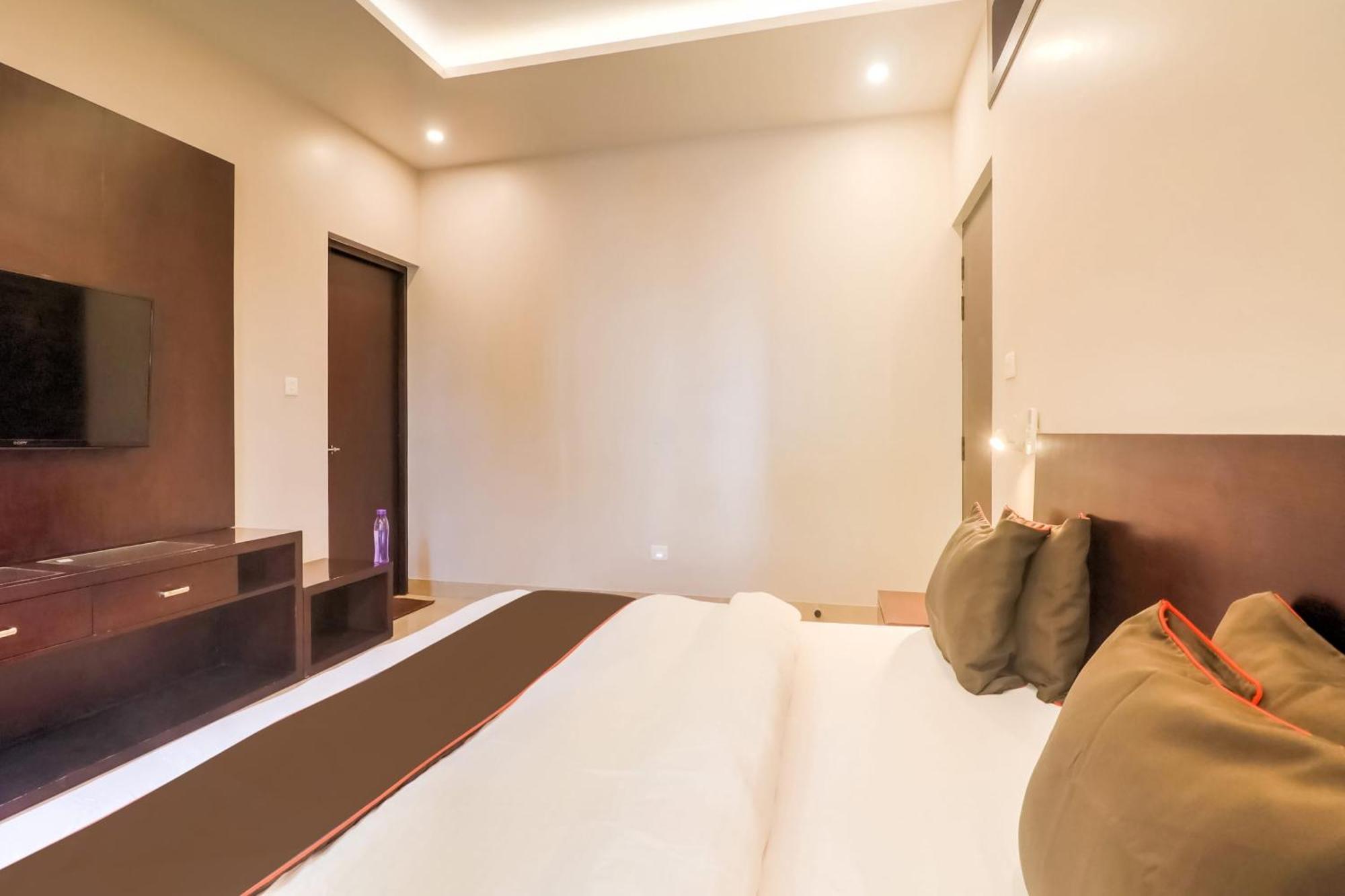 Hotel Super Townhouse Amaraa Farms Near Lulu Hypermarket Lucknow