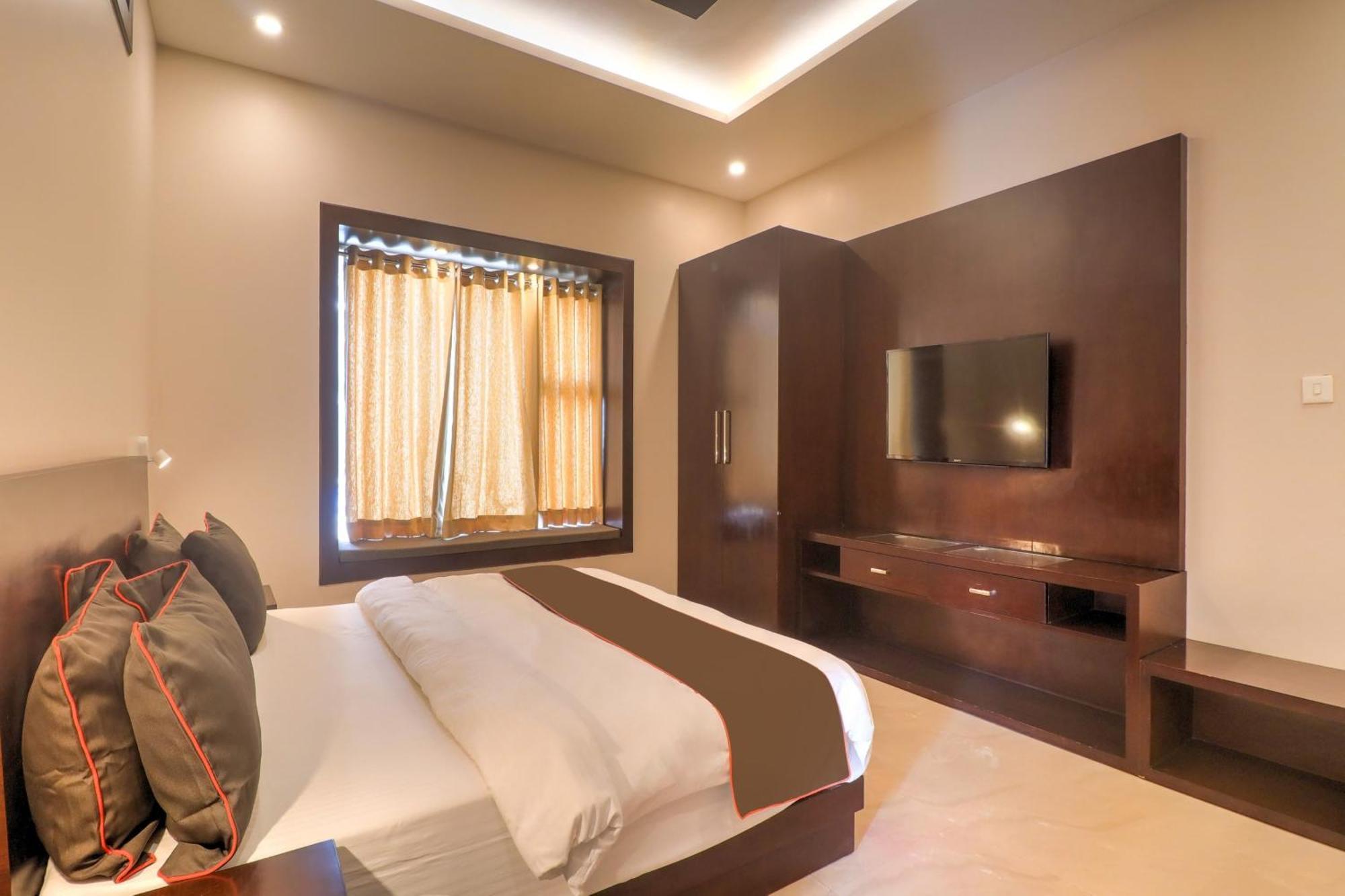 Super Townhouse Amaraa Farms Near Lulu Hypermarket Hotel Lucknow