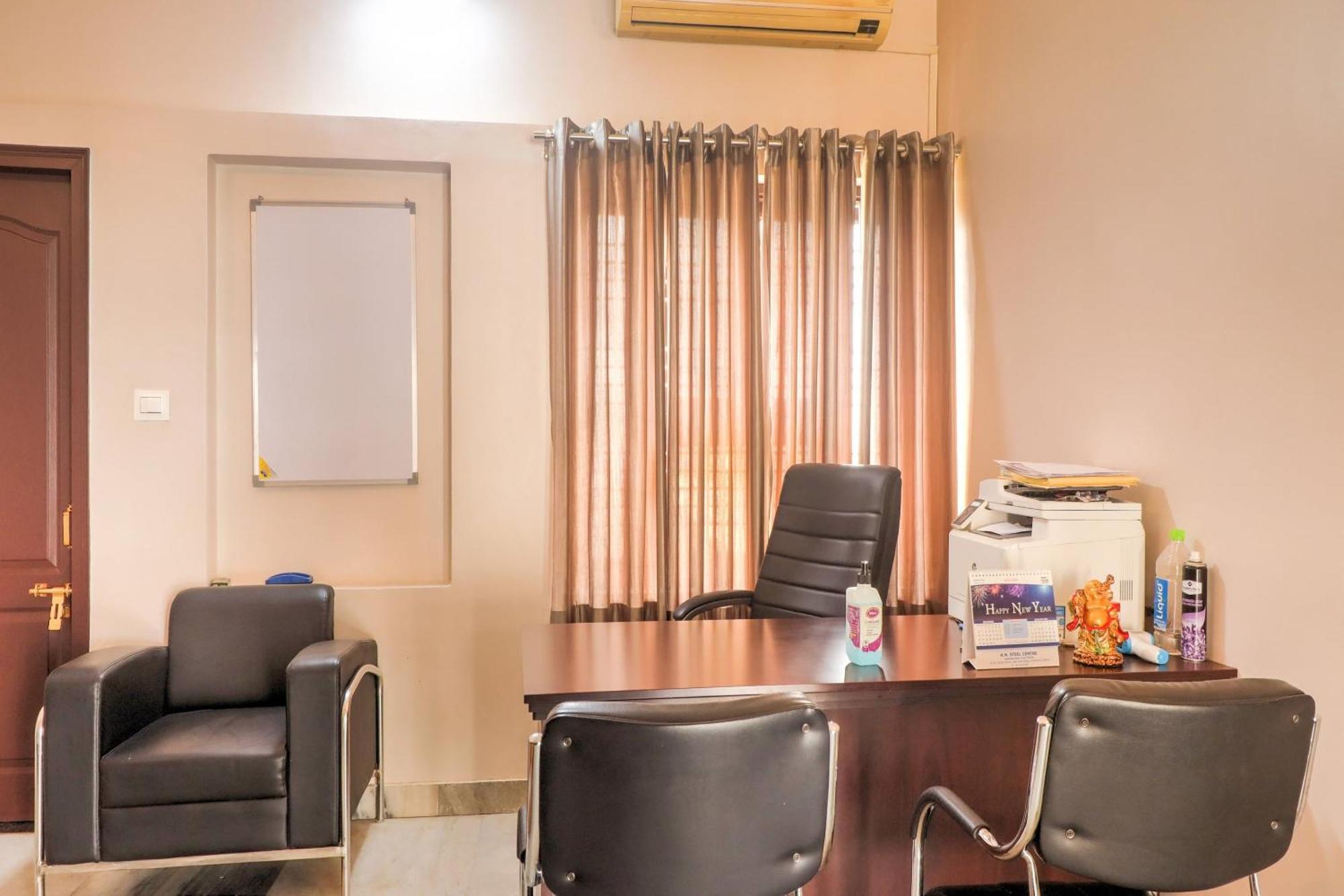Super Townhouse Amaraa Farms Near Lulu Hypermarket 4*