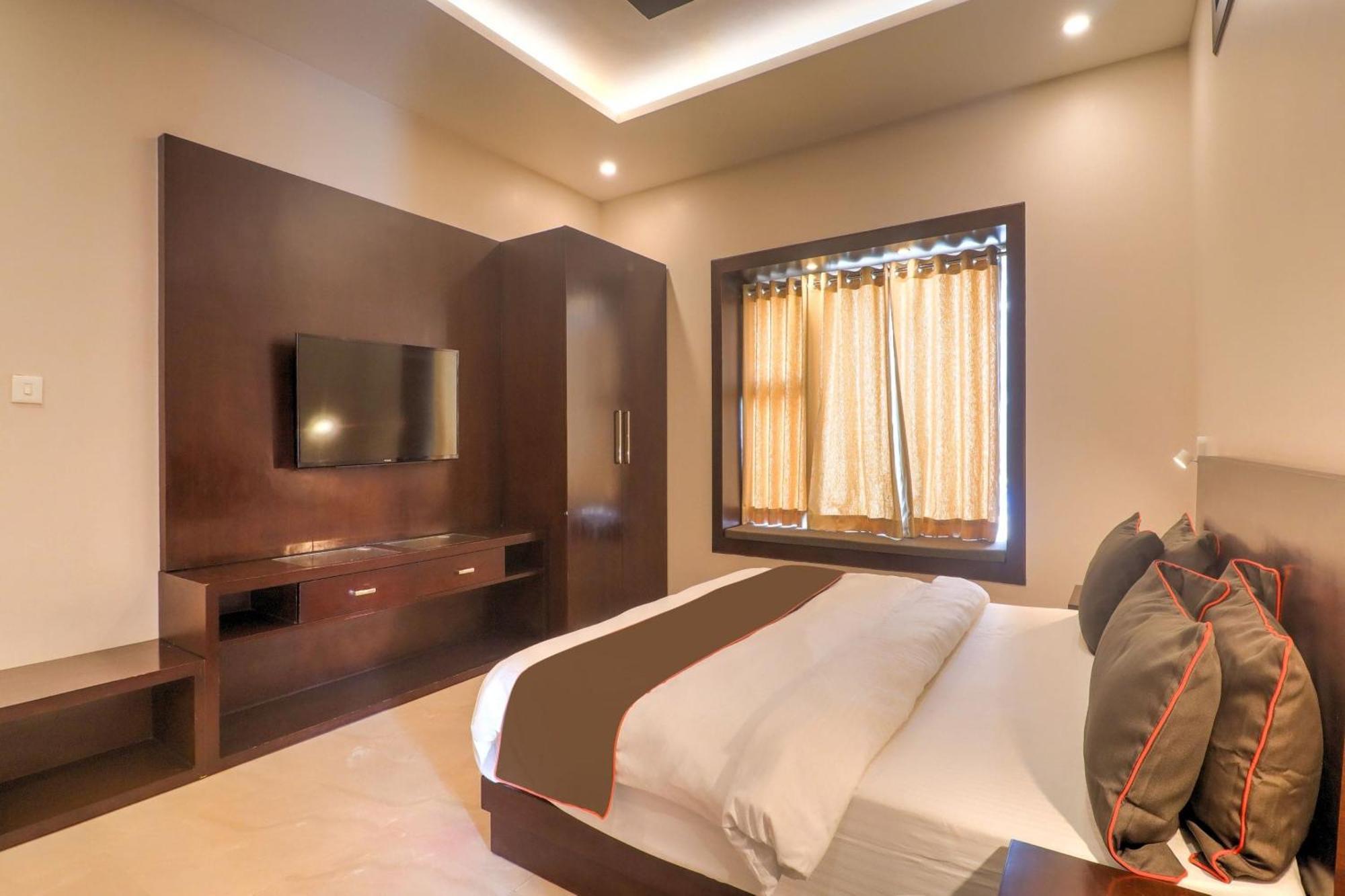 Super Townhouse Amaraa Farms Near Lulu Hypermarket