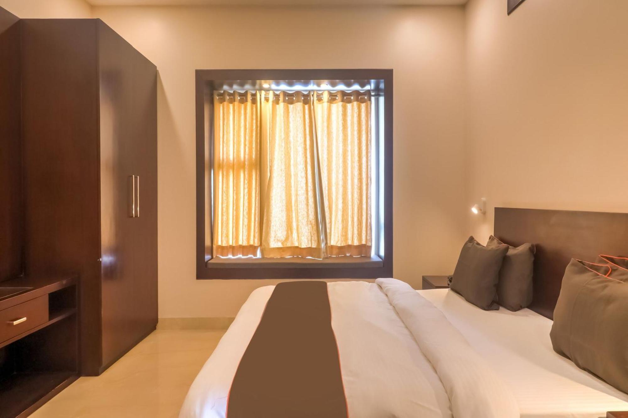 Hotel Super Townhouse Amaraa Farms Near Lulu Hypermarket